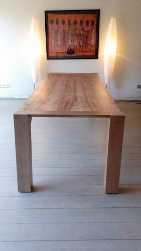 Prachtige notelaar structuur op dit tafelblad       made by Matthys :  manuel_matthys@hotmail.com